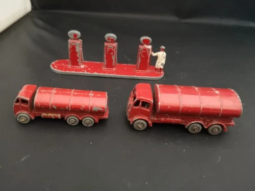 MATCHBOX LESNEY 11A AND 11B PETROL TANKERS WITH ESSO PUMP SET--Y504