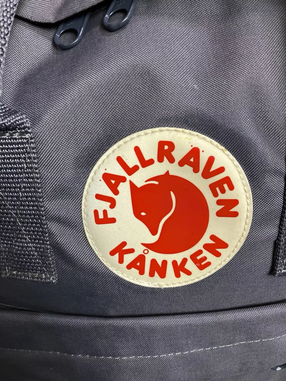 fjallraven classic zip pocket day bag school issues 