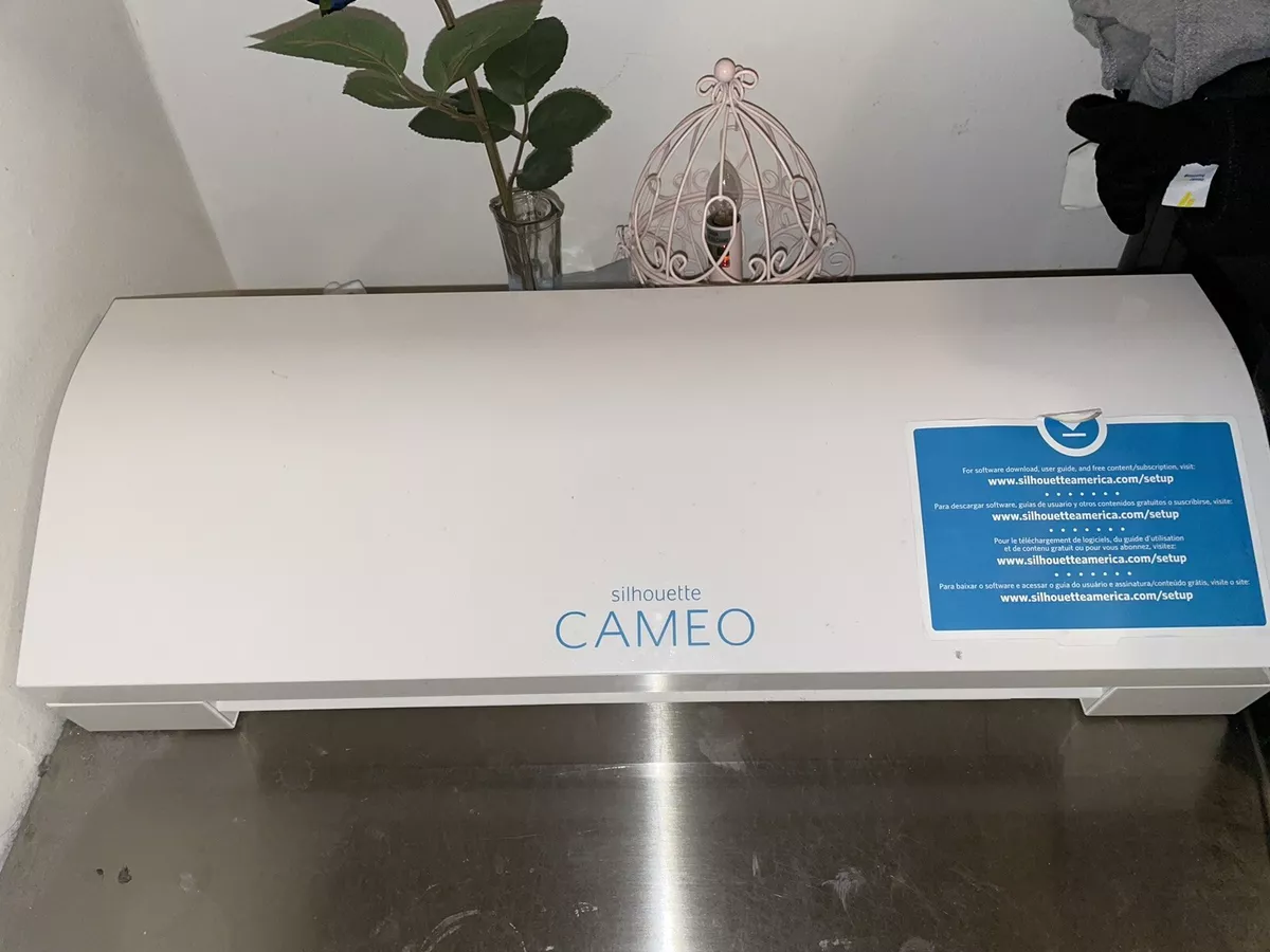 Silhouette Cameo 3 Machine With Loose Vinyl Sheets