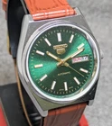 vintage seiko 5 automatic day date movemvent no. 6309A japan made men's watch.