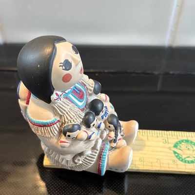 Vintage Storyteller Figurine Native American W/ 6 Kids Teissedre