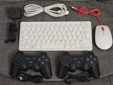 Retropie! Raspberry Pi 400 Mini Gaming Console! 2x PS3 Style Wireless Pads 128gb