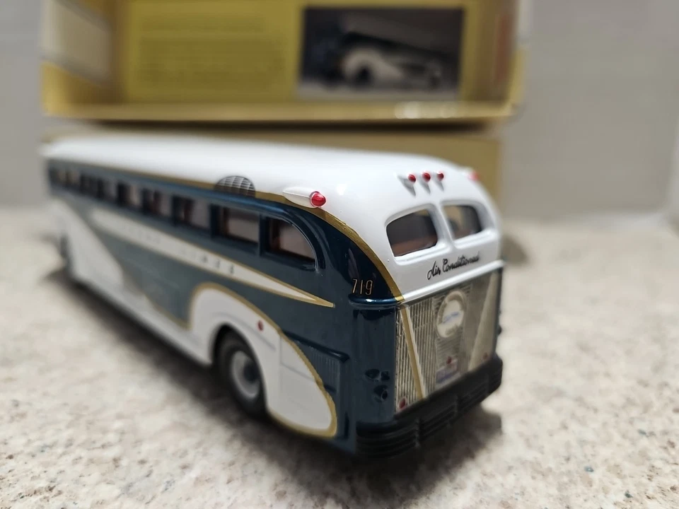 Autobús Corgi Classics Yellow Coach 743 Greyhound 1995 de colección escala 1:50 diecast Foto 3 de 4