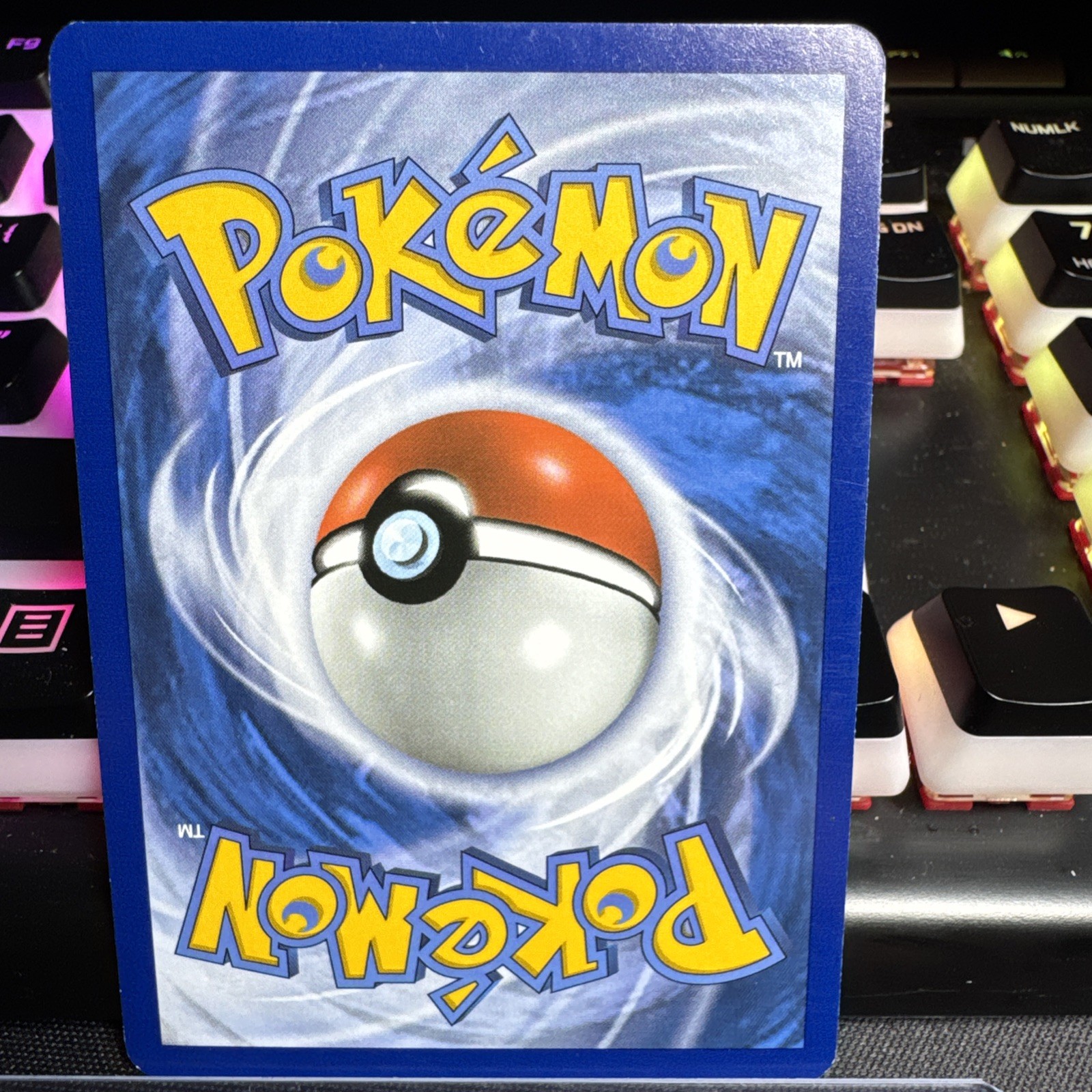 Pikachu 28/73 Shining Legends Regular