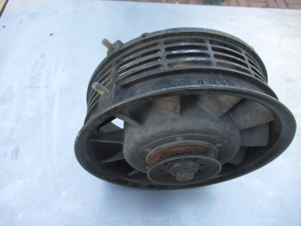 Porsche 911 Alternator Fan Housing Magnesium 9011061015R 1969 - 1974 - Image 2 of 4