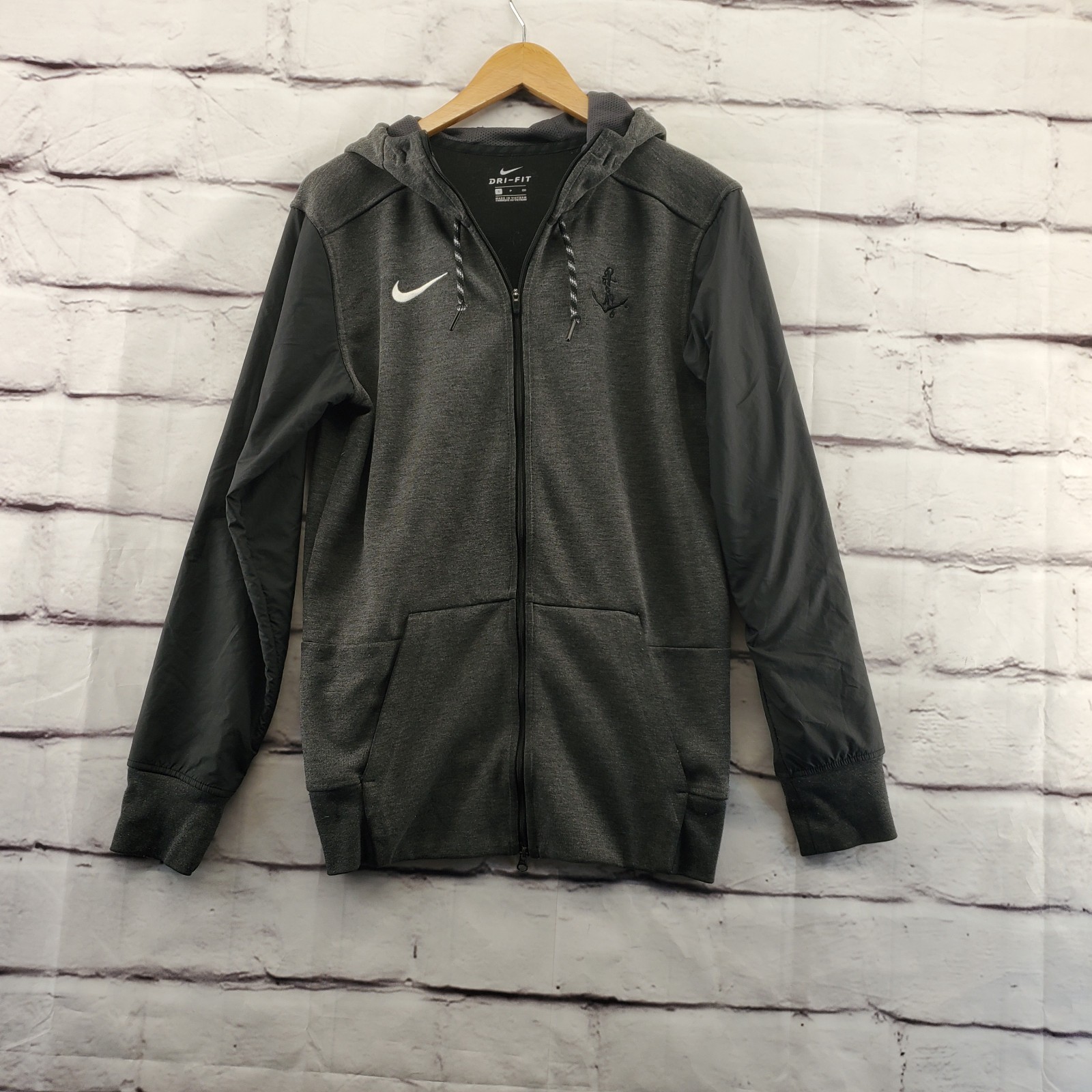 SACAI X NIKE NIKE DRI FIT Giacca Uomo Piccola Ricamata Nautica Ancoraggio Navy Zip Nero Grigio