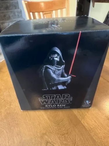 Kylo Ren Collectible Mini Bust GENTLE GIANT STAR WARS LTD 1777/2500 - NEW