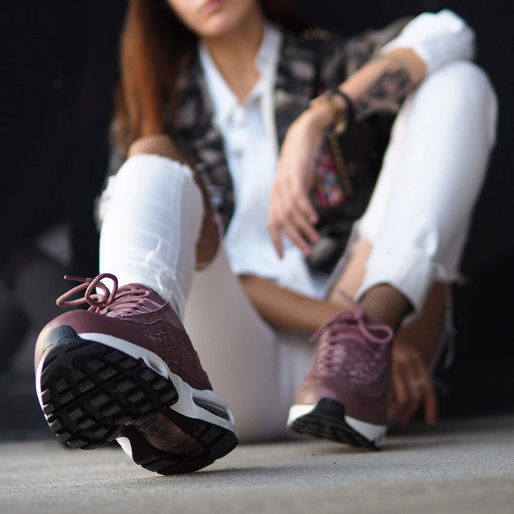 Nike Air Max 95 LEA Trainers UK 4.5 US 7 EUR 38 Purple Smoke