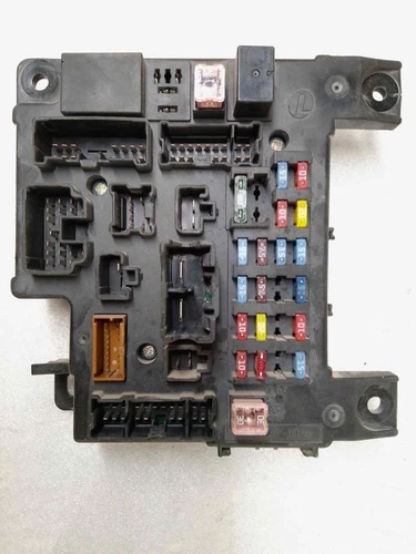 8637A318 Fuse Holder for Mitsubishi Outlander (CW0) 2007 501110 - Picture 3 of 10