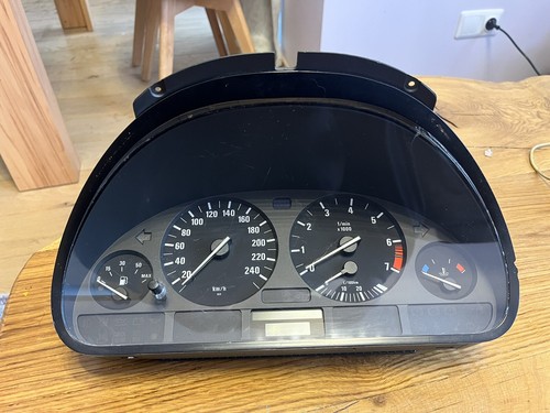 BMW E39 Kombiinstrument Benzin 240kmh 87001313 88311228