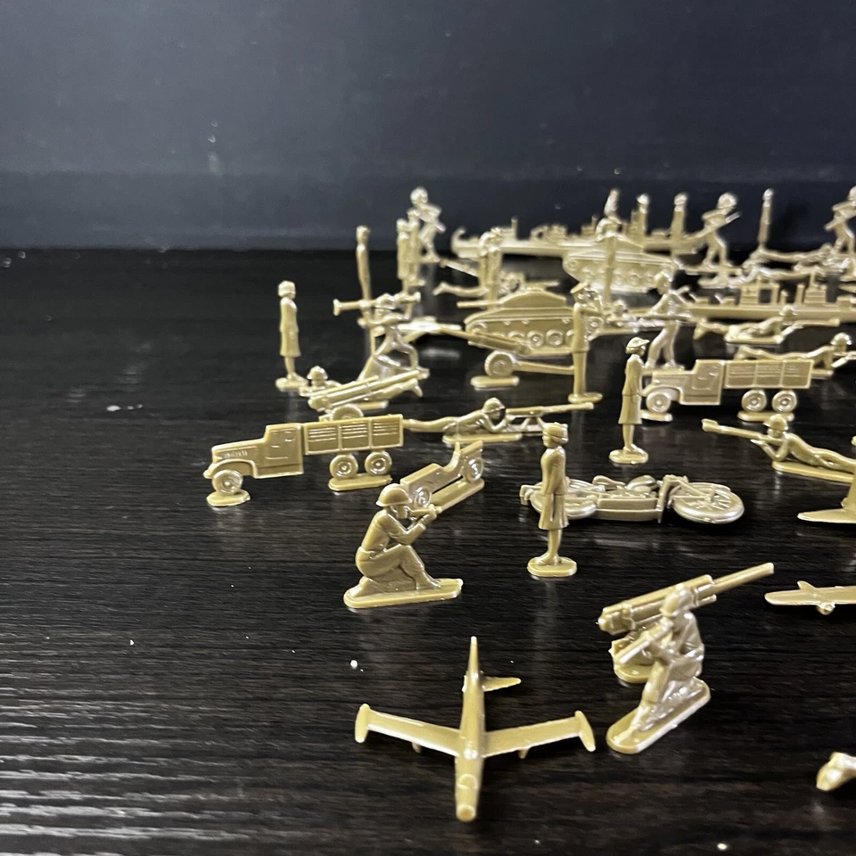 Lote de 60 cómics de plástico plano de colección para hombres del ejército pedidos por correo Foto 3 de 4