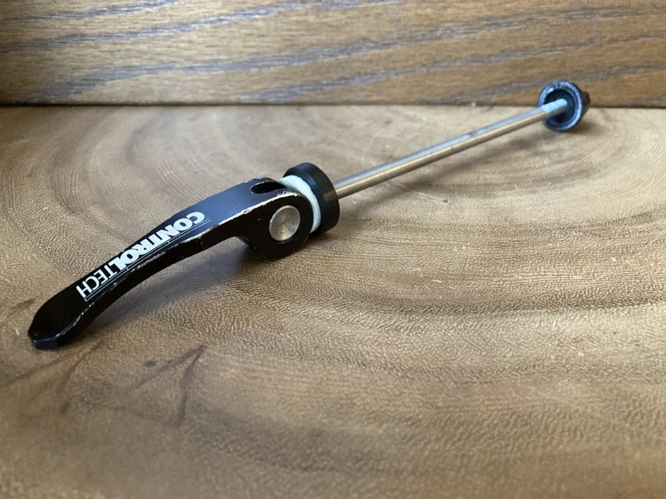 Pincho de liberación rápida delantero titanio control Tech anodizado negro de colección Foto 3 de 4