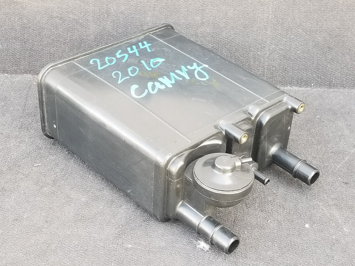 2007-2011 Toyota Camry Fuel Vapor Evaporative Charcoal Canister
