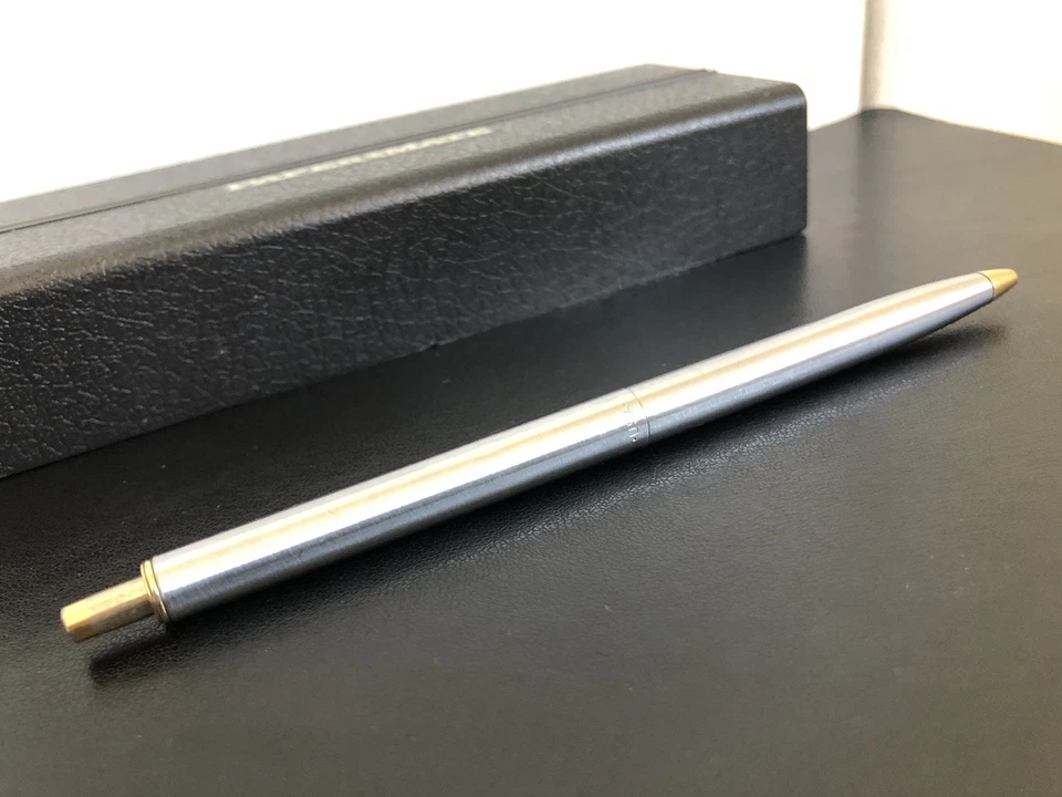 Paper Mate Profile Chrome & Gold Trim Ballpoint Pen with Box & New Refill - Image 4 of 4