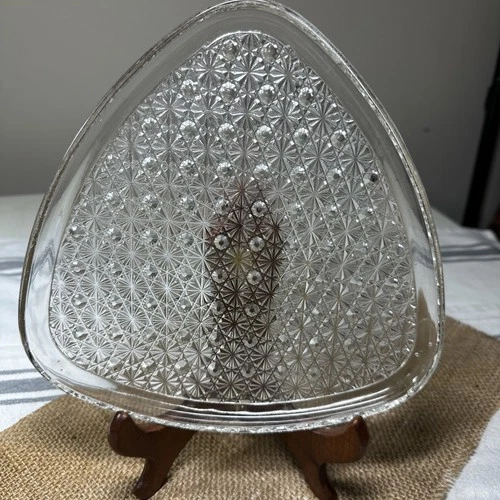 8 Vintage Anchor Hocking Daisy & Button glass snack plates