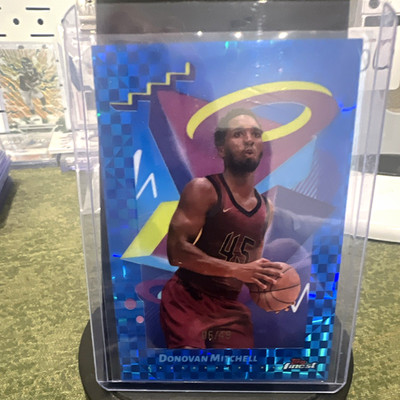 Topps Finest 2023-24 Donovan Mitchell #214 Cavaliers Serial Numbered 06/49