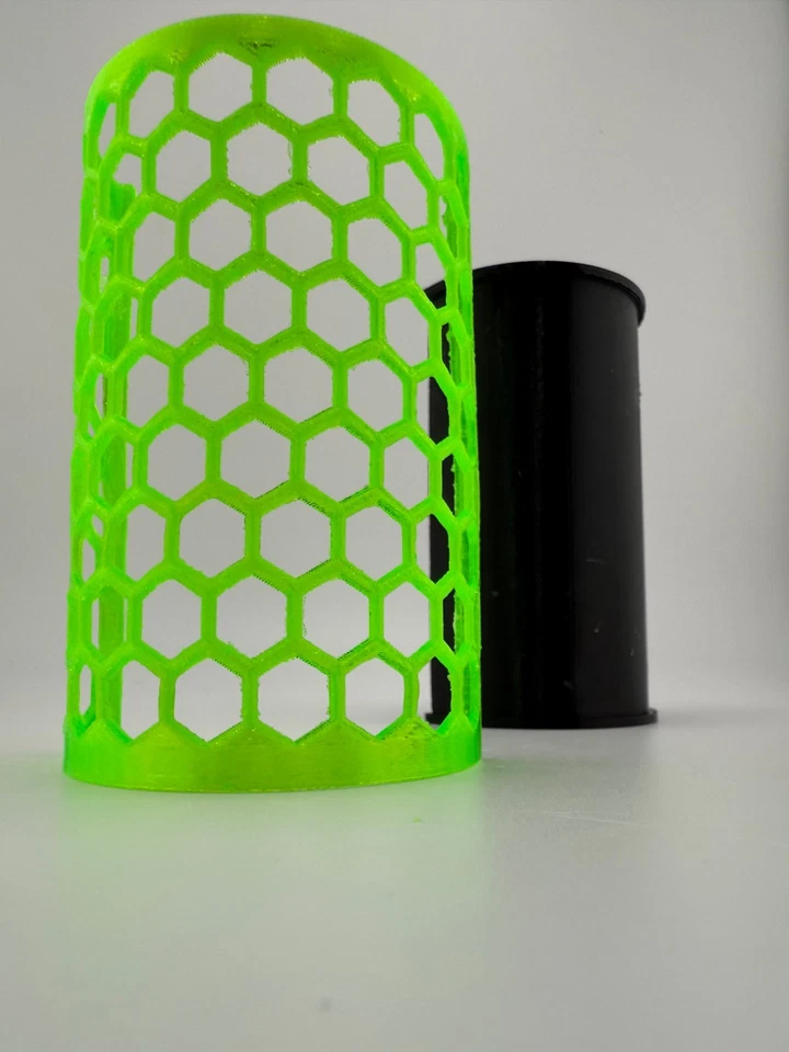 Полуцилиндровая кормушка Nori — 3D-печатная аквариумная клетка для водорослей с присосками - Изображение 4 из 4