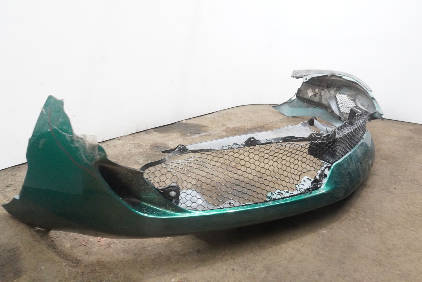 Front Bumper Cover Assembly 985940180 OEM Ferrari 296 GTB GTS F171 2024 *Note*