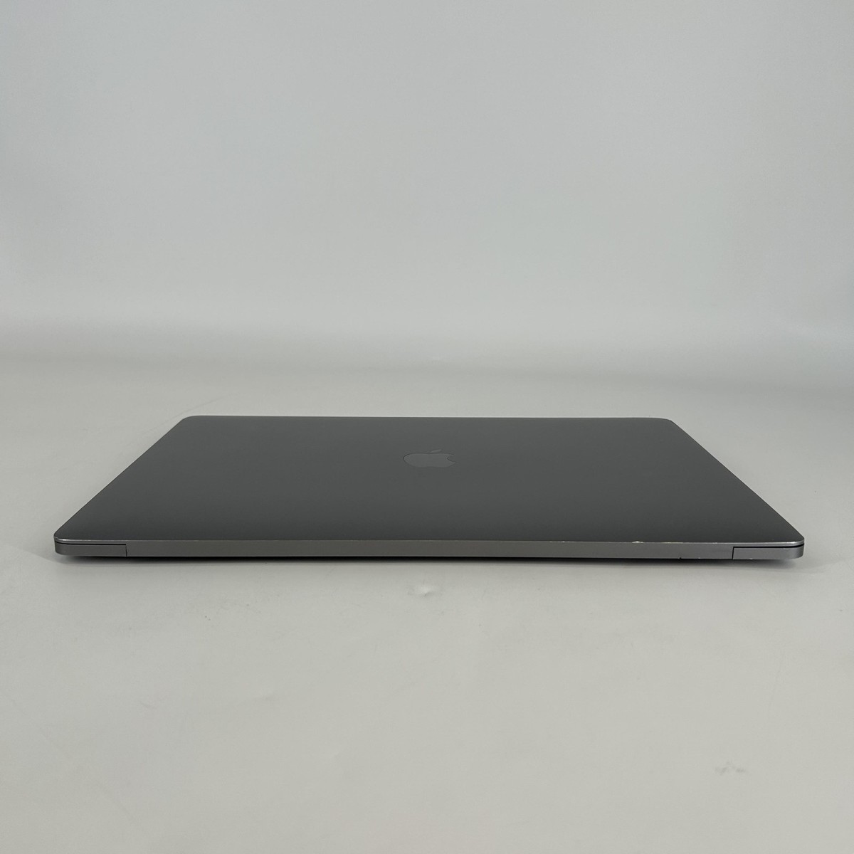 MacBook Pro 15 Touch Bar Gray 2016 2.6 GHz i7 16GB 256GB SSD