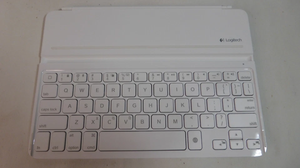 Logitech Wireless Bluetooth Ultrathin Keyboard Cover i5 for iPad Air - Image 4 of 4