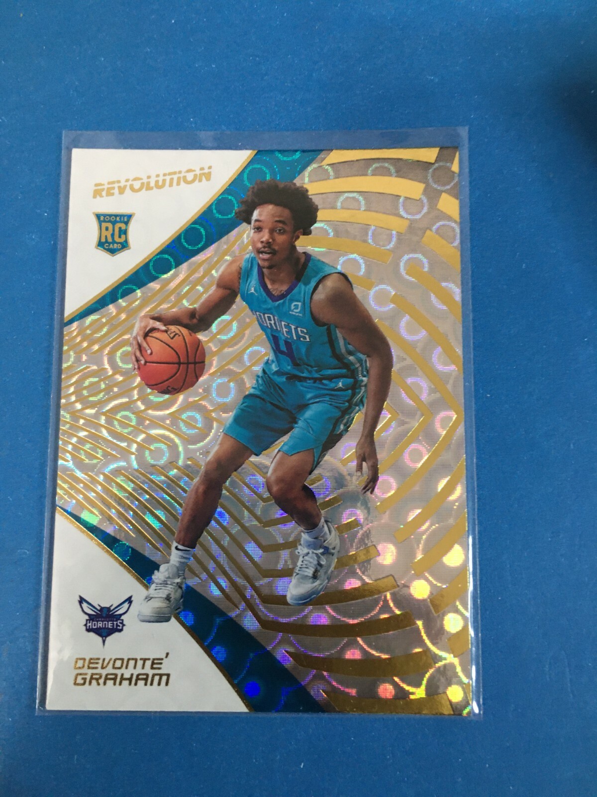 F142,932  2018-19 Panini Revolution Groove #140 Devonte' Graham