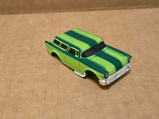 Chevy Nomad body - Green / Dark Green stripes - Magnatraction, X-traction Nice 