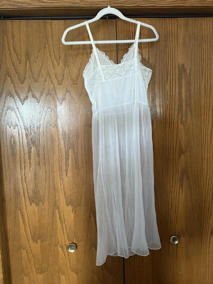 Vintage 60's SEAMPRUFE Slip Dress Size 36 White Nylon Lace And Pleated - Image 4 of 4