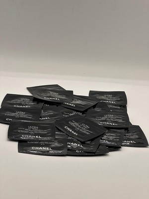 25 X Chanel Ultra Le Teint Haute Tenue Ultra Confort Finish Foundation B30