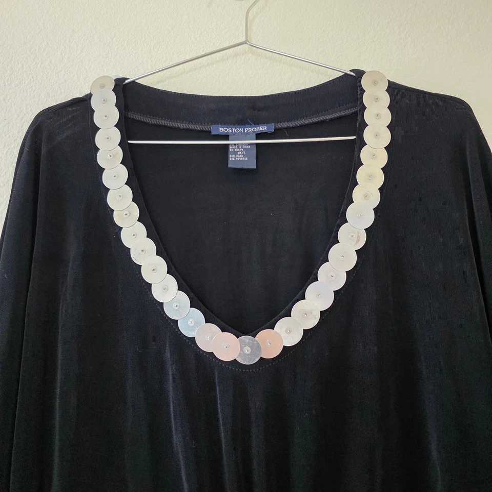 Blusa túnica Boston Propia adornada negra para mujer talla M/L estilo caftán Foto 2 de 4