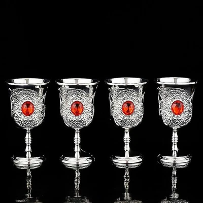 Elegantes hohes Metallglas mit klassischen Linien und Korpus aus polierter rot-s - Bild 1 von 4