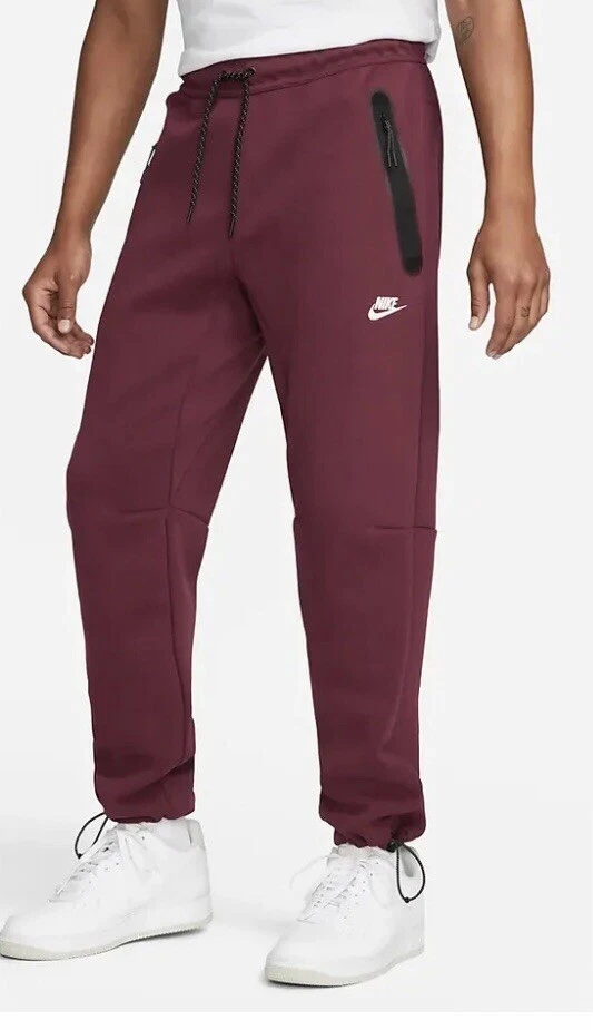 Nike Sportswear Tech Fleece Size 3XL Jogger Pants Red Beetroot