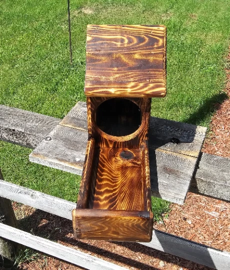 Tarro de vidrio de galón de montaje en cerca alimentador de ardillas madera de cedro TBNUP #1B Foto 2 de 4