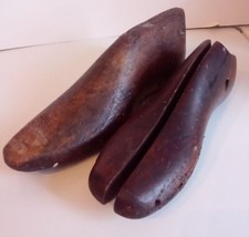 ANTIQUE WOODEN SHOE LASTS ONE OPENS