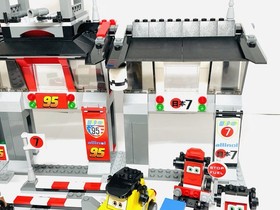 LEGO Cars: Tokyo International Circuit (8679) 100% Complete w/ Instructions