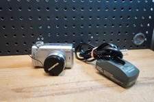 L Olympus CAMEDIA C-765 Ultra Zoom 4.0MP Camera Silver 10x Optical Zoom