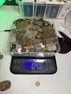 10 lbs world coins lot