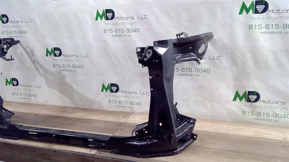 Chevrolet Colorado 2019-2021 soporte inferior OEM 84785702 / 87816899 / 84785703 Foto 2 de 4