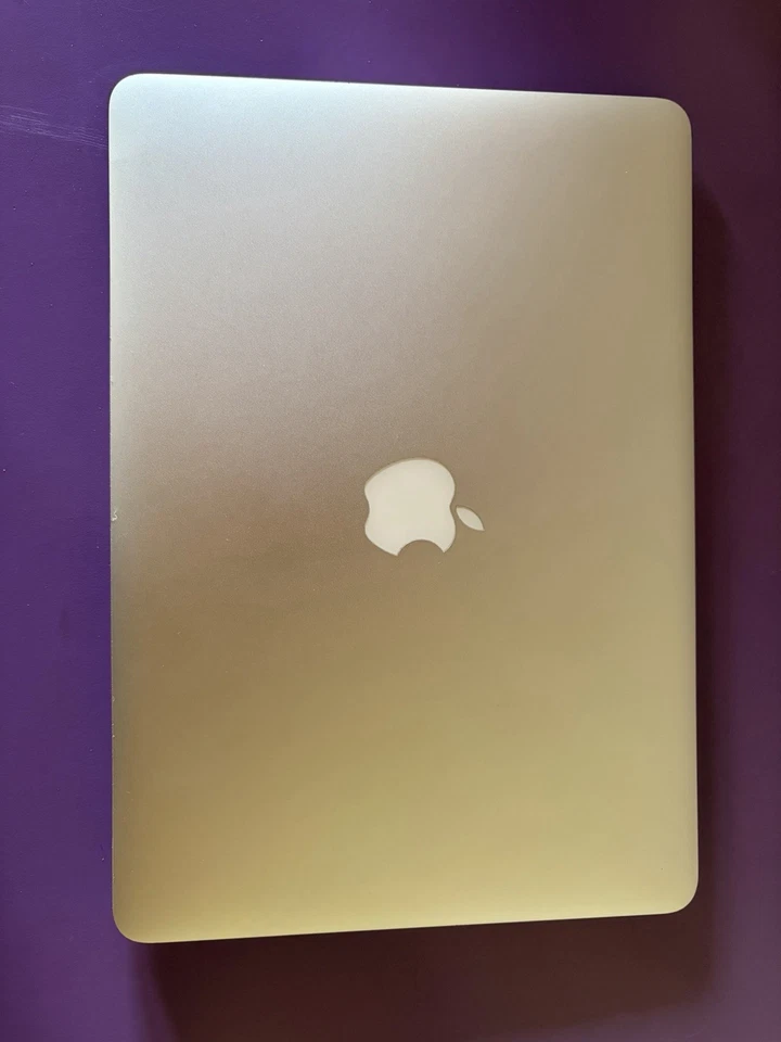 Apple MacBook Air 13" 2012 · i5 · 4GB · 128GB, foto 1 di 3