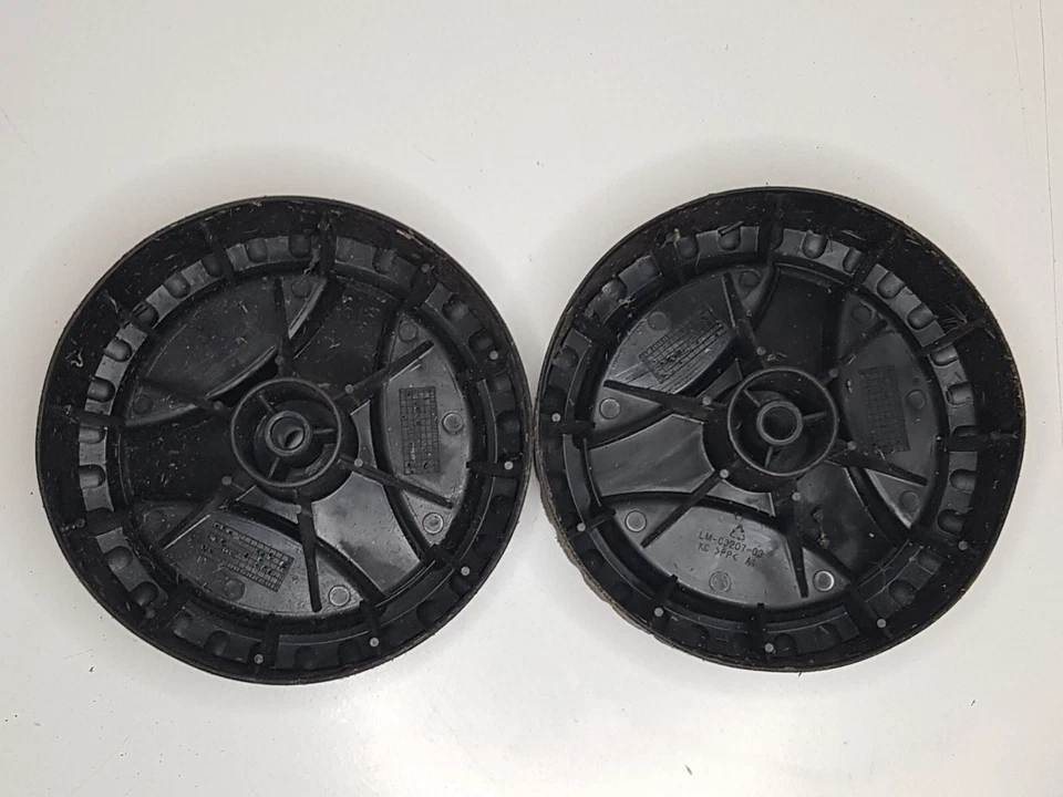 paire de roue de tondeuse Bosch rotak 320er - Photo 2/3