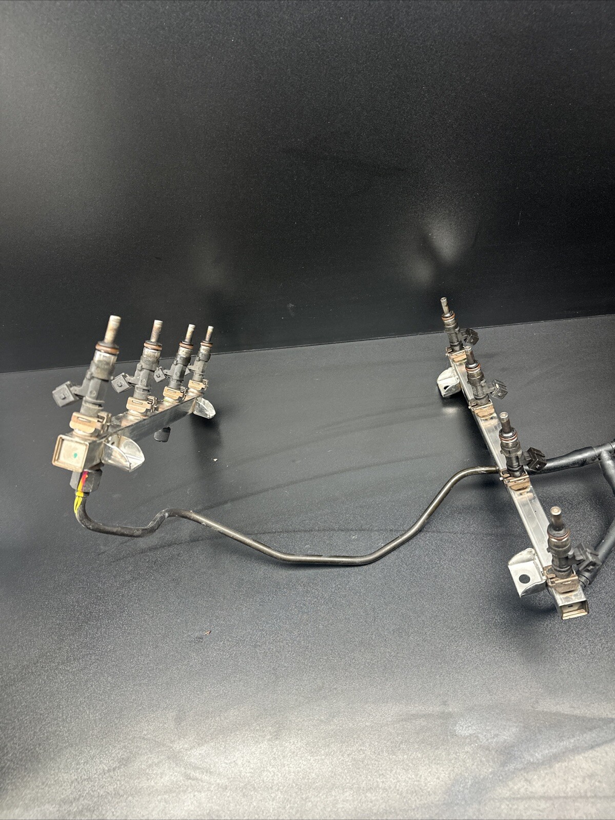 Maserati GranTurismo M145 M139 S 4.7 Fuel Injection Rail Line w/ Injectors OEM