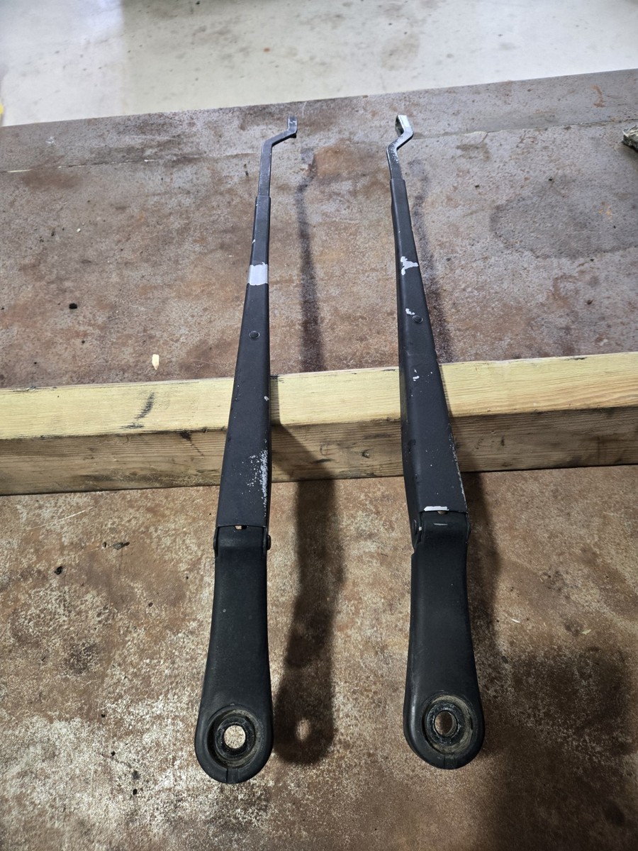 90-96 Nissan 300zx Z32 OEM Front Windshield Wiper Arms PAIR LH