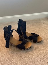 Preowned Women s Uggs Yarrow Espadrille Wedge Ankle tie sandal Size 6