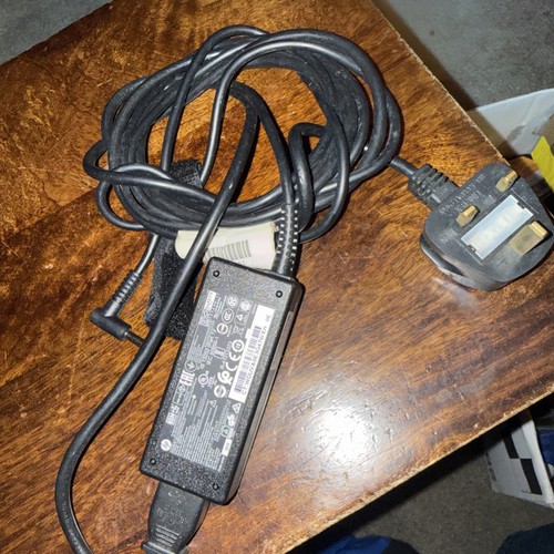 Original HP Laptop Netzteil Ladegerät R-41013323 13252 IBC 60950-1 19,5V 45W