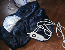 BERKSHIRE OVERSIZED HEATED THROW 60" X 70" BERKSHIRE BLANKET BLUE TESTED