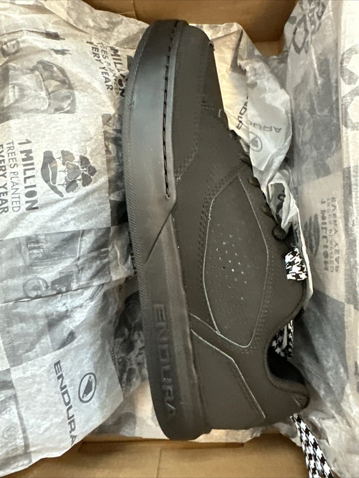 Endura 男式黑色悍马平底踏板系带低帮骑行鞋美国 10 码 — 第 3/4 张图片