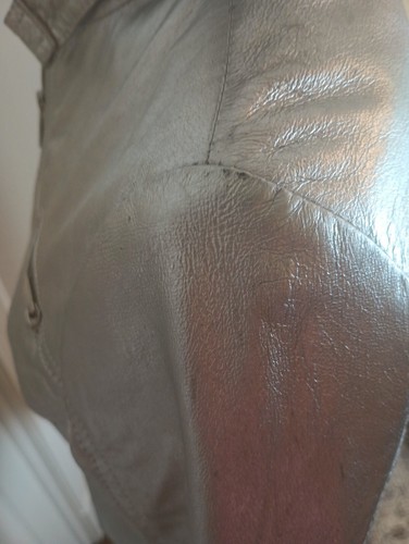 Chaqueta de moto Bebe Sport para mujer de cuero plateado metálico talla S? Cremallera ajustada defectuosa - Imagen 10 de 17