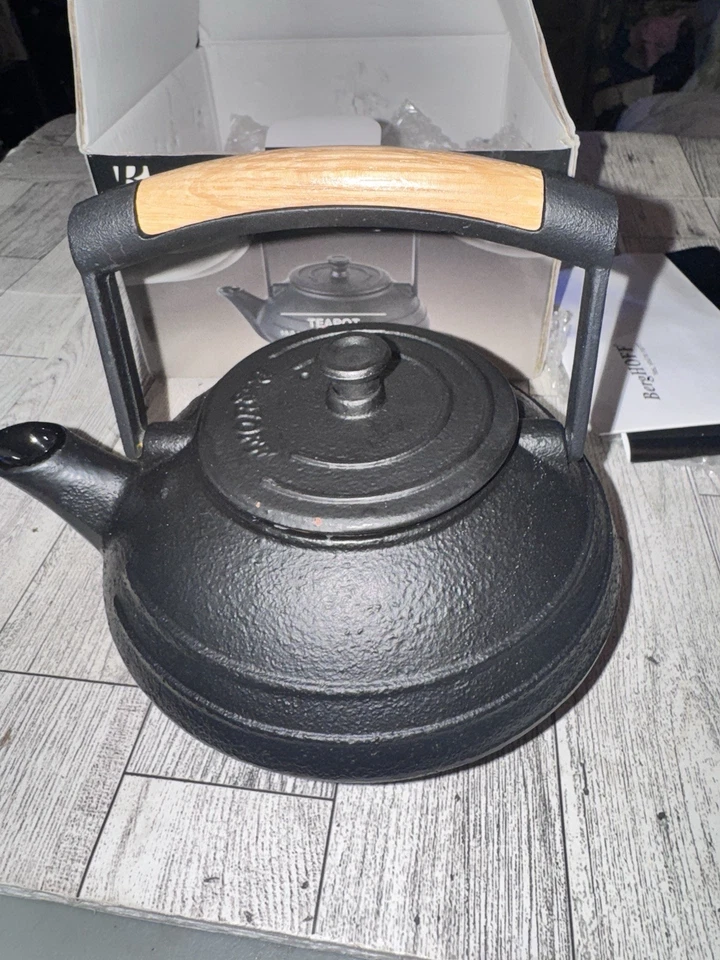 Nueva en caja tetera de hierro fundido BergHOFF NEO con colador Foto 2 de 4