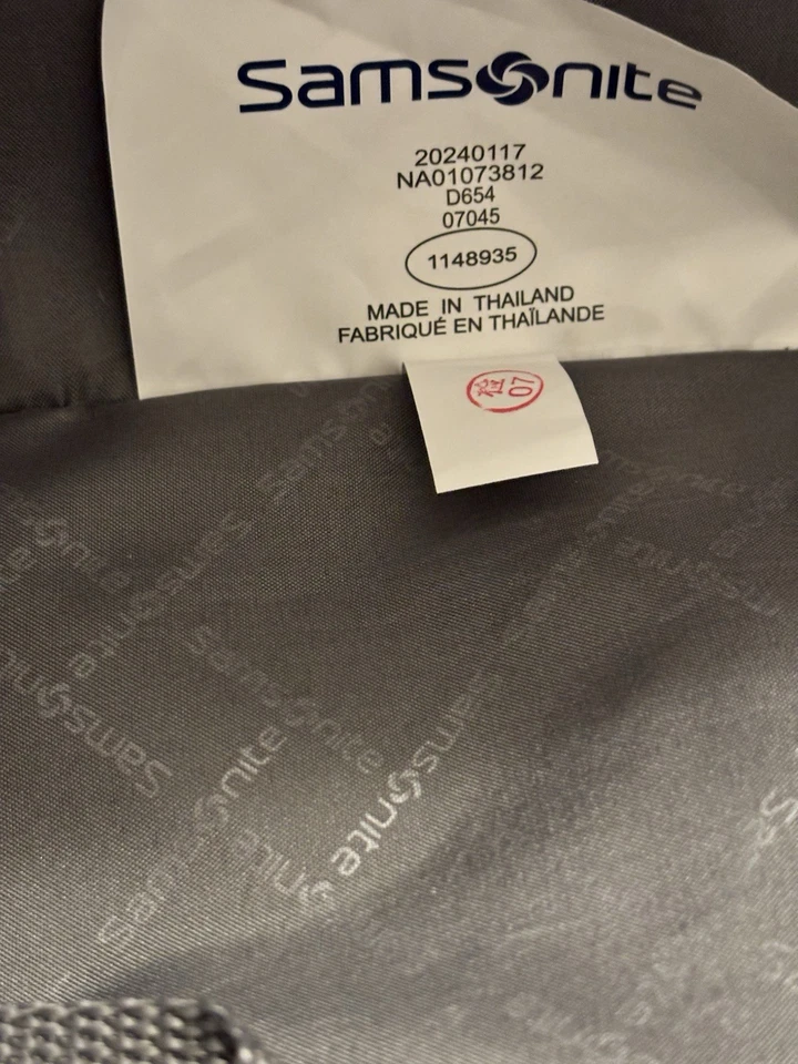 Samsonite 25" Spinner Luggage Black (Expandable) - Image 4 of 4