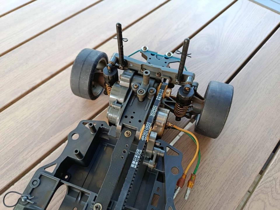 Vintage RC 1/10 Tamiya TA03 R (ta02 ta01 ff01) - Photo 4/4