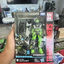 Hasbro Transformers Studio Series 16 Deluxe Autobot Ratchet Truck Figure